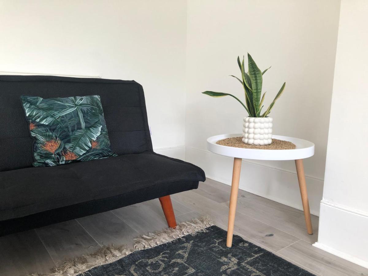 Bright Chiswick Apartment - Great Location Londra Dış mekan fotoğraf