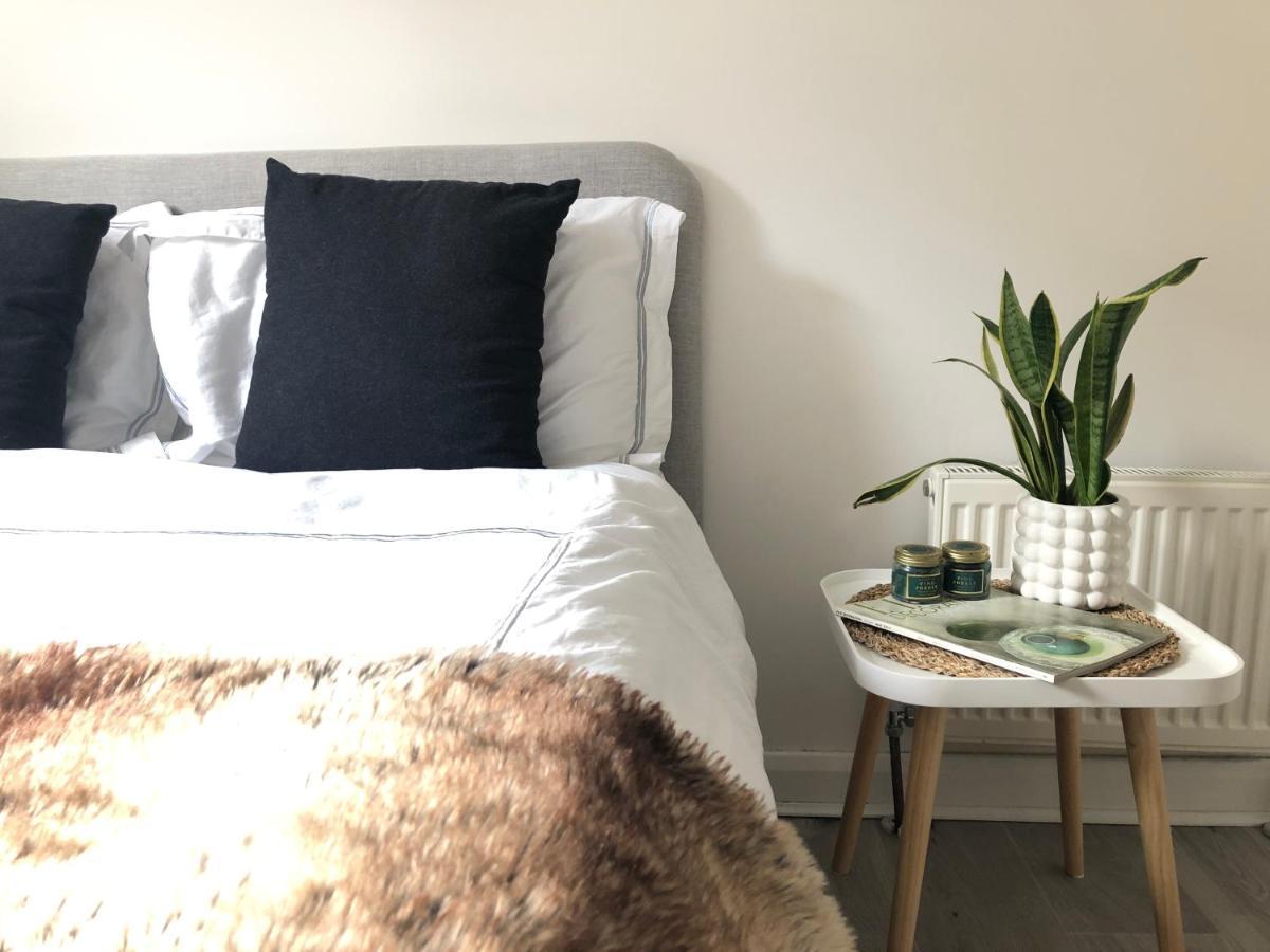 Bright Chiswick Apartment - Great Location Londra Dış mekan fotoğraf