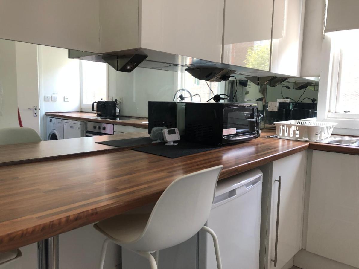 Bright Chiswick Apartment - Great Location Londra Dış mekan fotoğraf