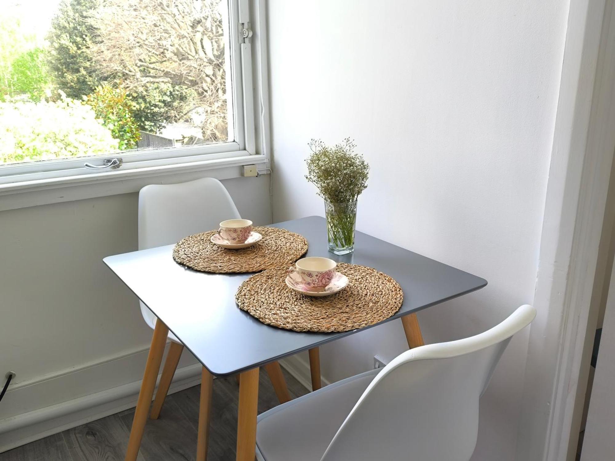 Bright Chiswick Apartment - Great Location Londra Dış mekan fotoğraf